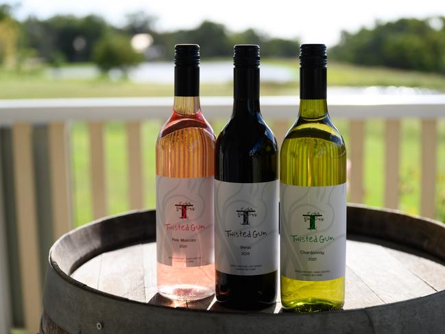 Twisted Gum Wines offers specialty blends of Chardonnay, Semillon, Verdelho, Shiraz, Cabernet Sauvignon, Grenache, Mourvedre and Black Muscat.