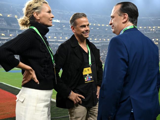 Sarah and Lachlan Murdoch chat with Peter V'landys at the NRL game in Las Vegas. Picture: NRL Photos