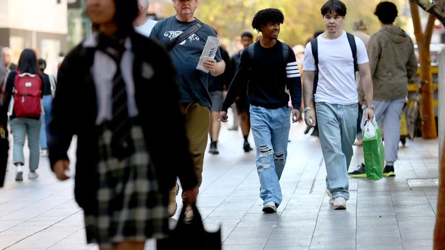 ADELAIDE, AUSTRALIA - NewsWire Photos 9,May, 2024:  Generics People out walking around the city. Picture: NCA NewsWire / Kelly Barnes