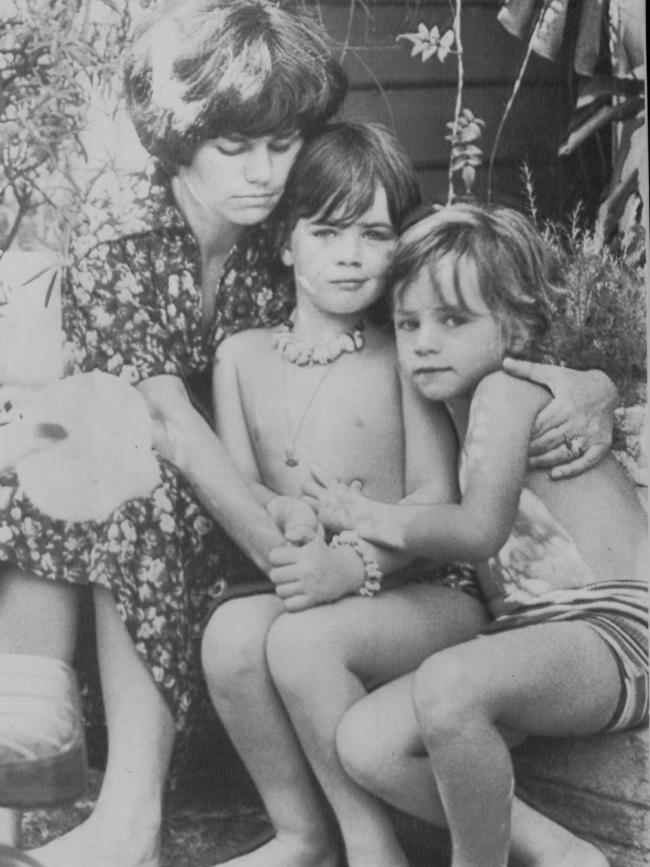 Eloise Worledge, with her mother Patsy and younger brother Blake, who died in a car accident in 1997.