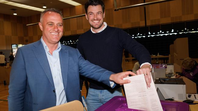 Liberal candidate Tim Wilson cast his vote at Beaumaris Secondary College on Saturday morning. Picture: NewsWire/ Nadir Kinani