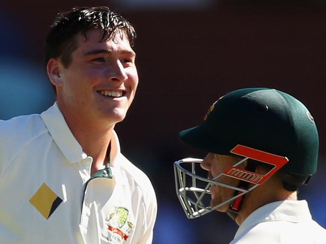 ADELAIDE, AUSTRALIA - NOVEMBER 27: Matthew Renshaw of Australia talks to David Warner of Australia during day four of the Third Test match between Australia and South Africa at Adelaide Oval on November 27, 2016 in Adelaide, Australia. (Photo by Cameron Spencer/Getty Images)