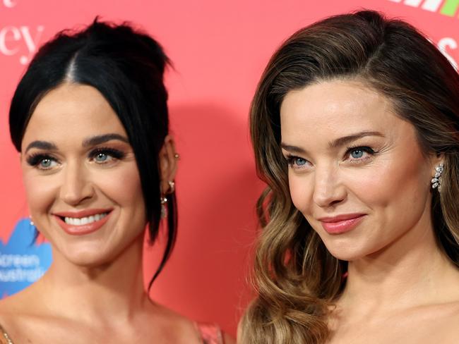 LOS ANGELES, CALIFORNIA - JANUARY 28: (L-R) Katy Perry and Miranda Kerr attend the G'Day USA Arts Gala at Skirball Cultural Center on January 28, 2023 in Los Angeles, California. (Photo by Monica Schipper/Getty Images)