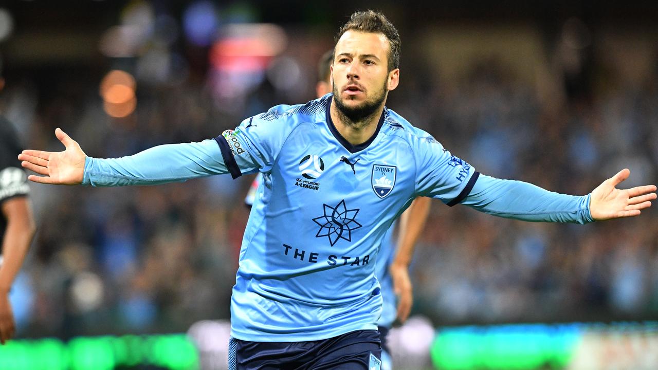 Adam Le Fondre scored early for Sydney FC.