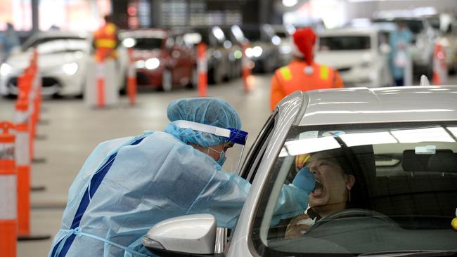 More than 30,000 Victorians turned out to get a Covid test on Tuesday. Picture: NCA NewsWire / Andrew Henshaw