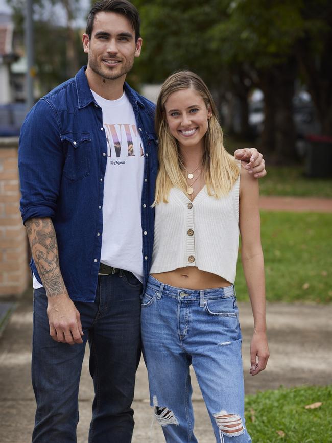 Felicity Newman (Jacqui Purvis) and brother Cash (newish to the Bay Nicholas Cartwright) Picture: Channel 7