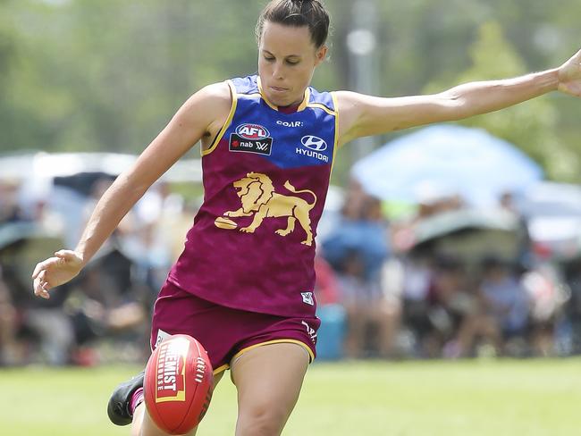 Emma Zielke (Lions #8) - AFLW Brisbane Lions v Western Bulldogs. Pic Mark Cranitch.