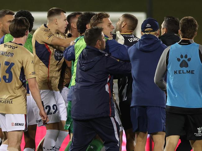 SYDNEY, AUSTRALIA - OCTOBER 25: Players scuffle at the end of the round two A-League Men match between Macarthur FC and Newcastle Jets at Campbelltown Stadium, on October 25, 2024, in Sydney, Australia. (Photo by Mark Metcalfe/Getty Images)