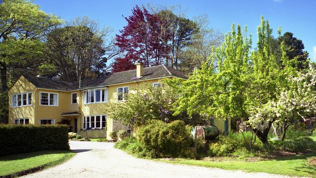 Varuna writers’ house is in the Blue Mountains. It offers a supportive environment for emerging and established authors, including many one-on-one consultations with mentors.