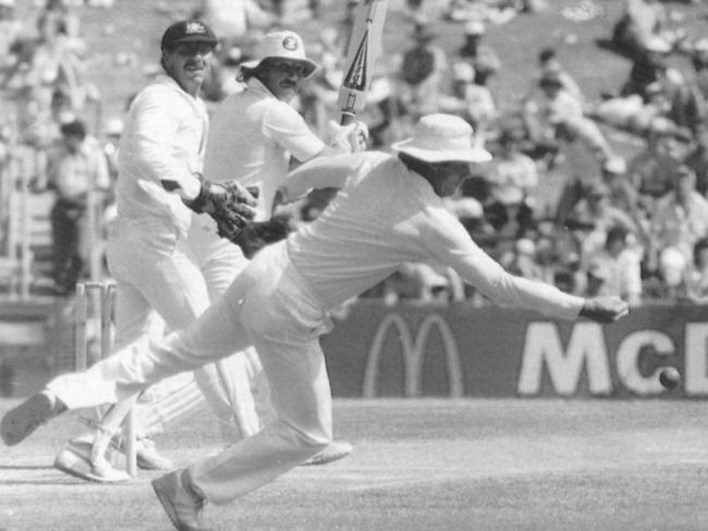 Cricketer Rod Marsh with Greg Chappell and Ian Botham. Cricket - Australia vs England Test match at the SCG Jan 1983. 1980s a/ct