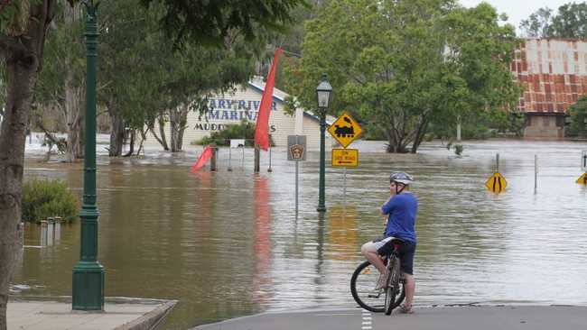 Expect delays on flooded Maryborough-Hervey Bay Rd | The Courier Mail