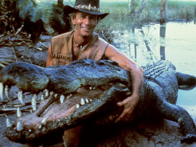 PAUL HOGAN & CROCODILE CROCODILE DUNDEE (1986)