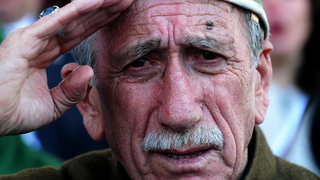 A Turkish war veteran attends a ceremony marking the 100th anniversary of Gallipoli Victory Day, the battle that marked a turnaround against the Allied Forces in favor of the Turks during World War I, , on March 18, 2015 in the northwestern province of Canakkale. AFP PHOTO/OZAN KOSE