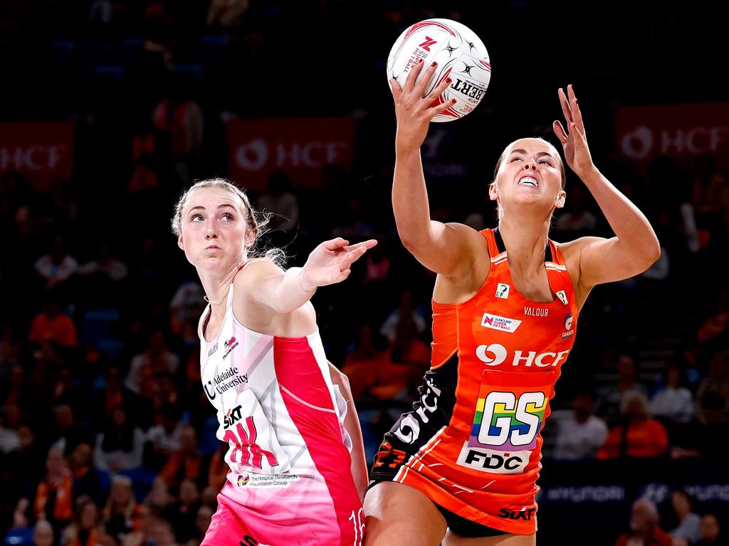 Sanmarie Visser (left) was thrown into the fire against Giants duo Matisse Letherbarrow (right) and Jo Harten in round four. Picture: Getty Images