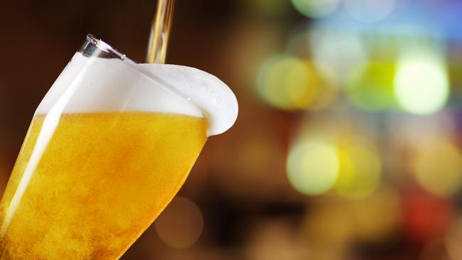 Pubs and clubs will not be forced to close for a three-hour window each night or early morning after the State Government backed down on the requirement to pass other liquor licensing reforms.