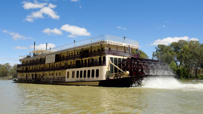 Murray River cruise with Captain Cook Cruises.