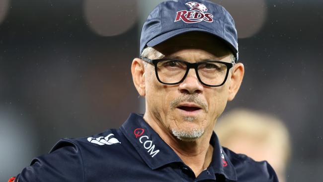 HAMILTON, NEW ZEALAND - APRIL 04: Queensland Reds Head Coach Les Kiss during the round eight Super Rugby Pacific match between Chiefs and Queensland Reds at FMG Stadium, on April 04, 2025, in Hamilton, New Zealand. (Photo by Michael Bradley/Getty Images)