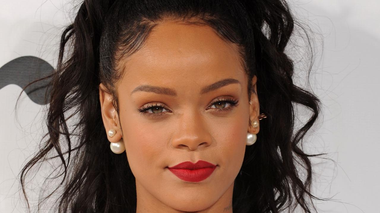 The Best Red Lipstick That Looks Good on Everyone - Photos