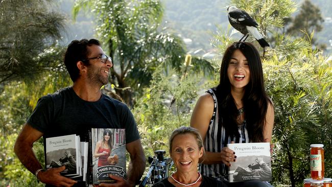 Richard Roxburgh And Silvia Colloca Team Up With Magpie Family To Host Charity Stall Daily Telegraph