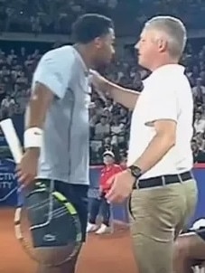 Fils confronts Zverev.