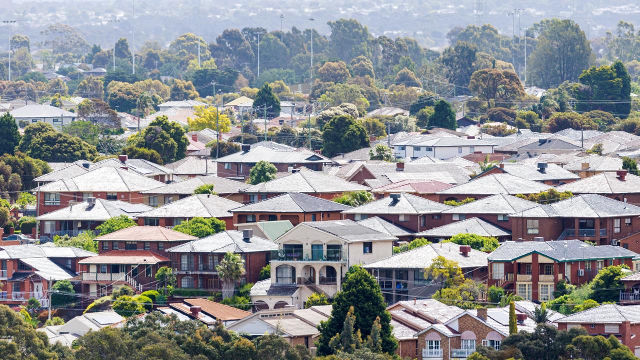 Wedding cancelled but Melbourne bidder determined to move to Brisbane 