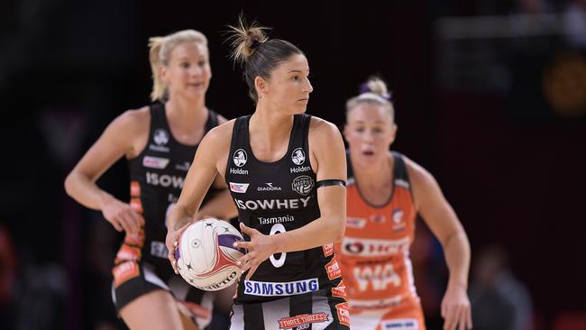 Kim Ravaillion of the Magpies looks to pass the ball during the round seven Super Netball match between the Giants and the Magpies at Qudos Bank Arena on June 17, 2018 in Sydney, Australia. (Photo by Brett Hemmings/Getty Images)