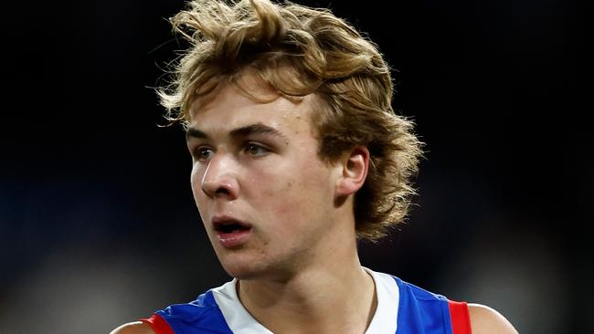 MELBOURNE, AUSTRALIA - JUNE 29: Ryley Sanders of the Bulldogs in action during the 2024 AFL Round 16 match between the North Melbourne Kangaroos and the Western Bulldogs at Marvel Stadium on June 29, 2024 in Melbourne, Australia. (Photo by Michael Willson/AFL Photos via Getty Images)