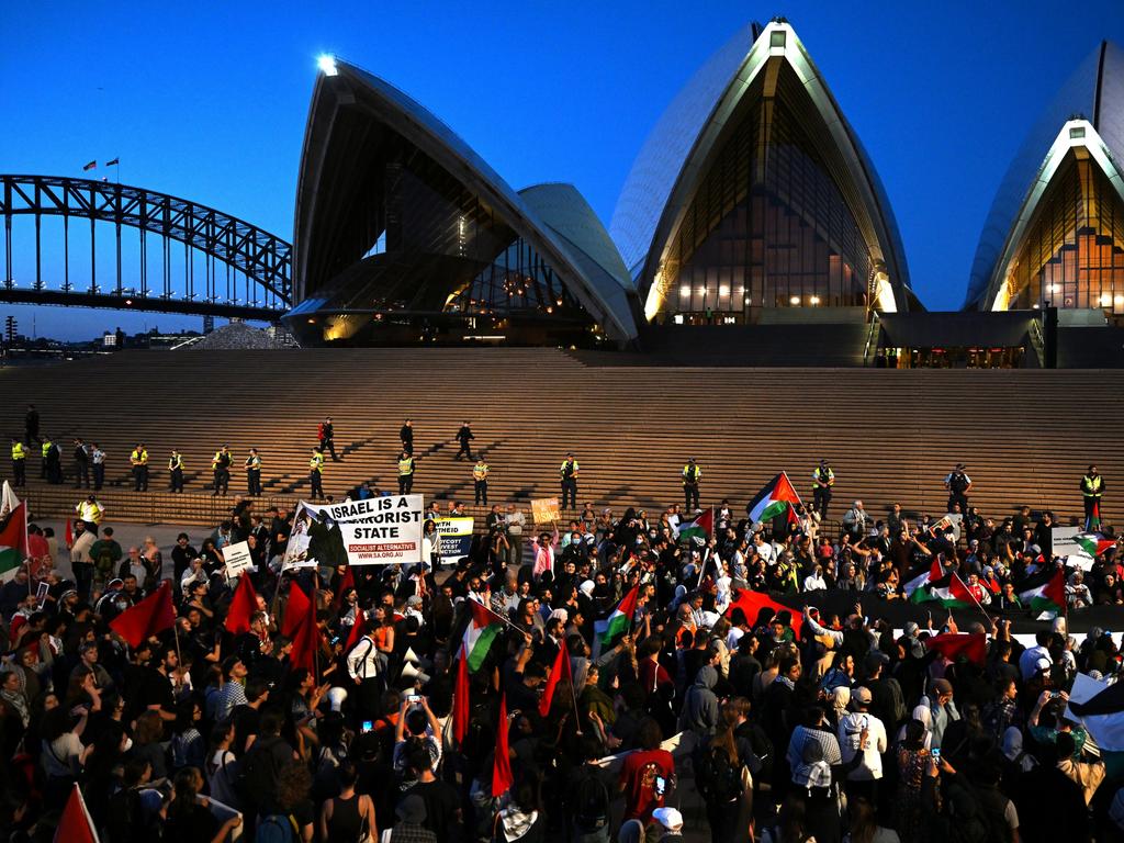 Over 1000 NSW Police To Attend Pro-Palestine Rally In Sydney This ...