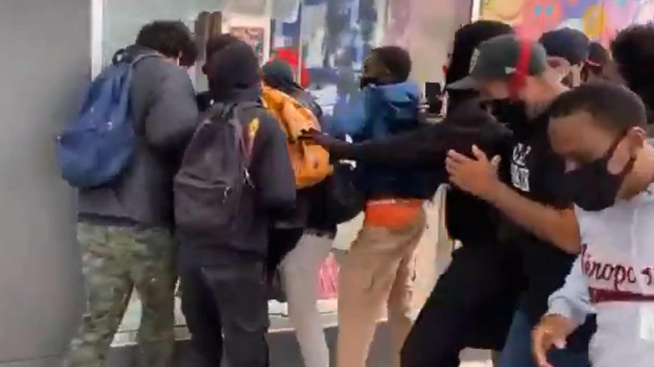 Looting takes places in Melrose Avenue, Los Angeles.