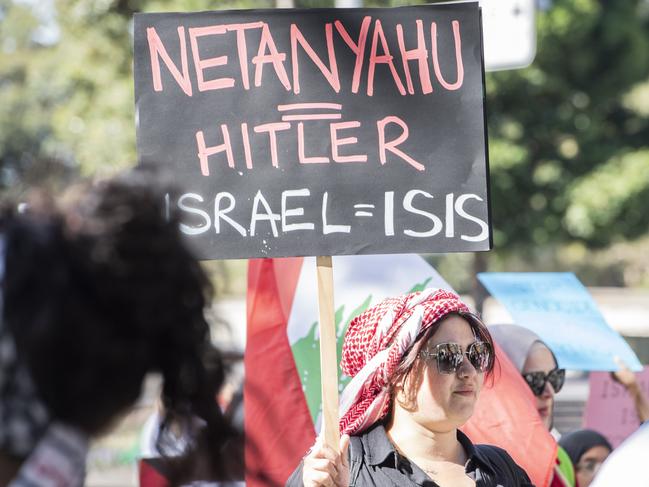 SYDNEY, AUSTRALIA -NCA NewsWire Photos - Sunday 29 October, 2023:General and breaking news coverage from a major pro-Palestinian protest and march, commencing at Sydney Town Hall and marching to Belmore Park from 2pm. More pro-Palestinian rallies have been planned across Sydney and Melbourne as tensions boil over the Israeli-Palestinian conflict.Picture: NCA NewsWire  / Monique Harmer