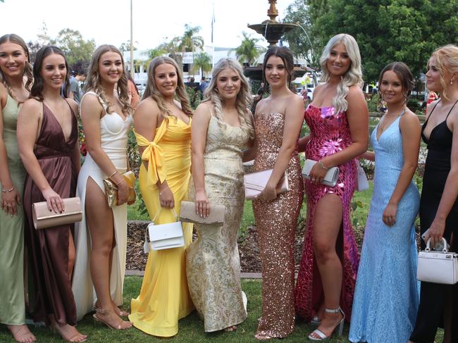 Students glam up for final school shindig