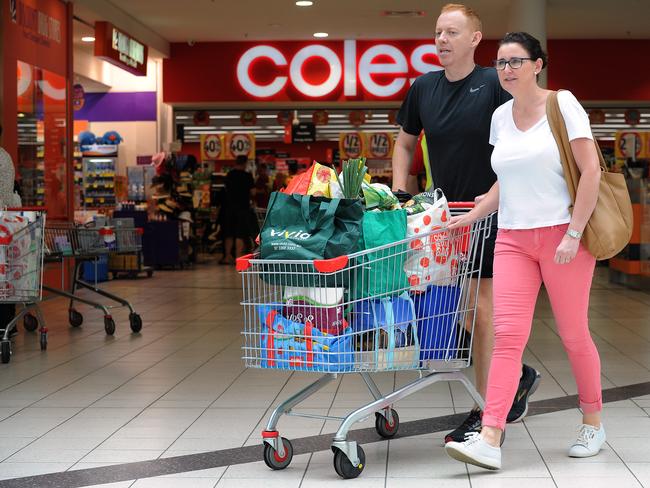 Heaps of shoppers went shopping and filled up at the Greenslopes Coles.Saturday March 14, 2020. (AAP image, John Gass)