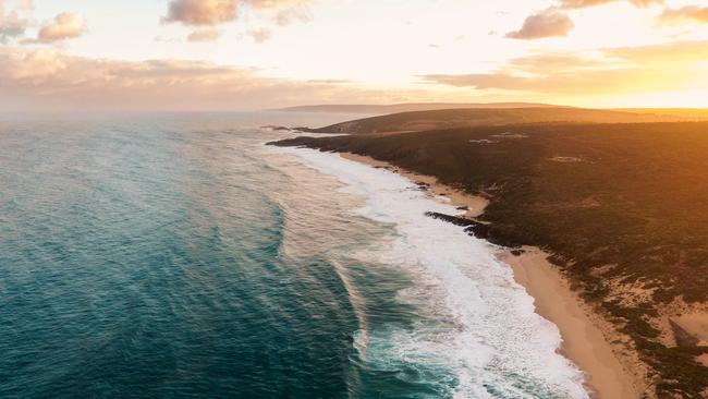 Cape to Cape Walk Track, Yallingup WA.