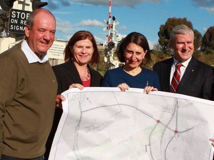 Gladys Berejiklian (second right) with Daryl Maguire (left)