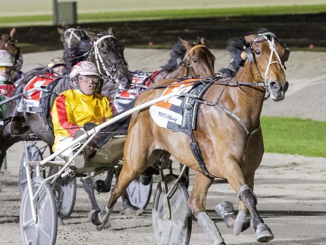 Race 8: Tabcorp Park, Saturday 15-10-2022 Aldebaran Park Maori Miss Trotters Free for All (Group 3) (Nr 70 to 120.) Winner: Queen Elida (12) Trainer: Brent Lilley; Driver: Chris Alford Race Distance: 2,240 metres, Mile Rate: 1.58.7 photography: Stuart McCormick