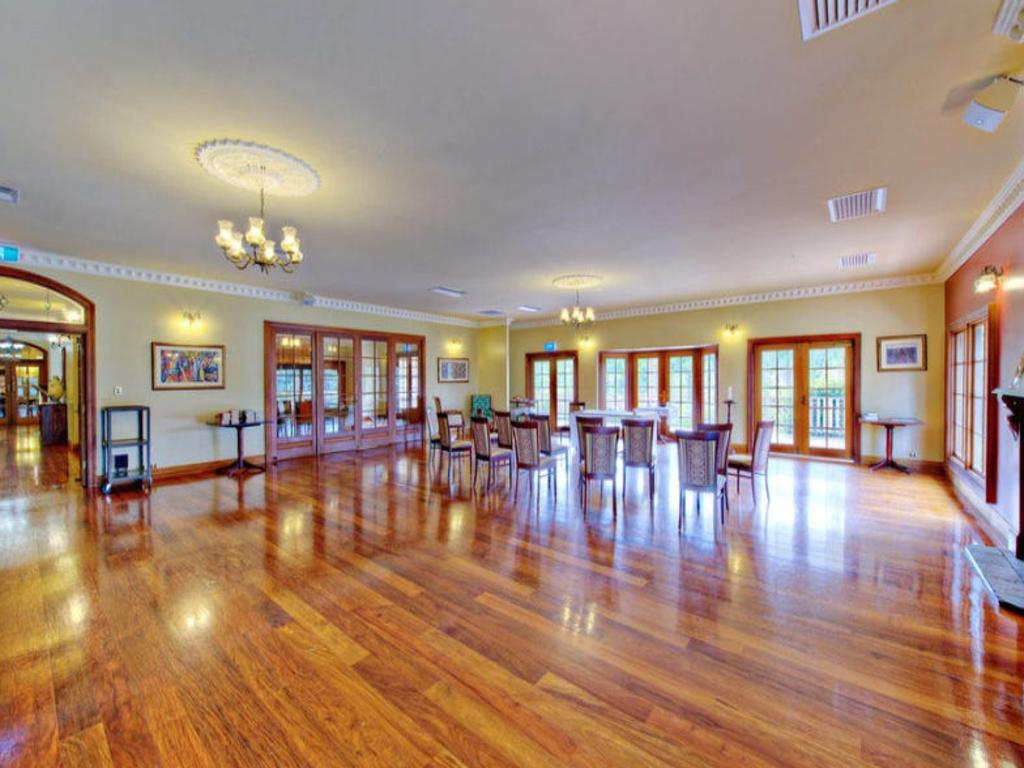 Photos of Kershaw House from the real estate listing in 2013.