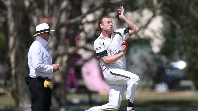 Michael Durbridge in full flight for Queens. Photo: Scott Fletcher