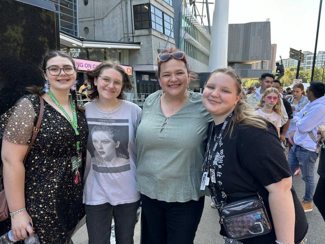 Ilaria and Layne Tarasenko, Belinda Owens and Jordan Collihole