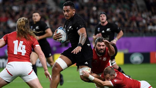 All Blacks flanker Shannon Frizell runs with the ball. Picture: AFP