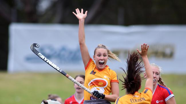 Ruby Harris scores for Blaze. (AAP Image/Kelly Barnes)