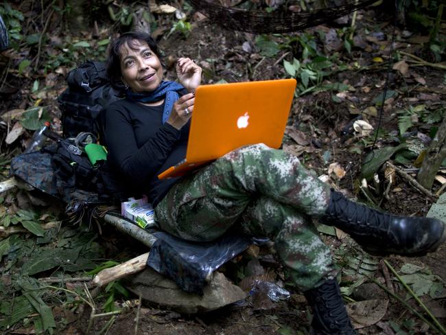 Female Rebel Fighters In Colombia: The Women Soldiers Leaving Men ...