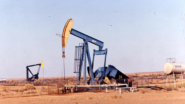 A historic photograph of Santos’s oil and gas operations at Moomba.