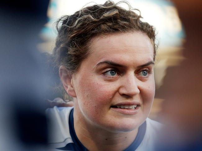 GEELONG, AUSTRALIA - NOVEMBER 05: Meghan McDonald of the Cats addresses her players during the 2022 S7 AFLW First Elimination Final match between the Geelong Cats and the North Melbourne Kangaroos at GMHBA Stadium on November 5, 2022 in Geelong, Australia. (Photo by Dylan Burns/AFL Photos via Getty Images)