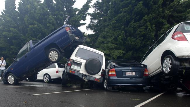 Chalk drive car park, Toowoomba flood, Monday, 10 January 2011. Photo Kevin Farmer / The Chronicle