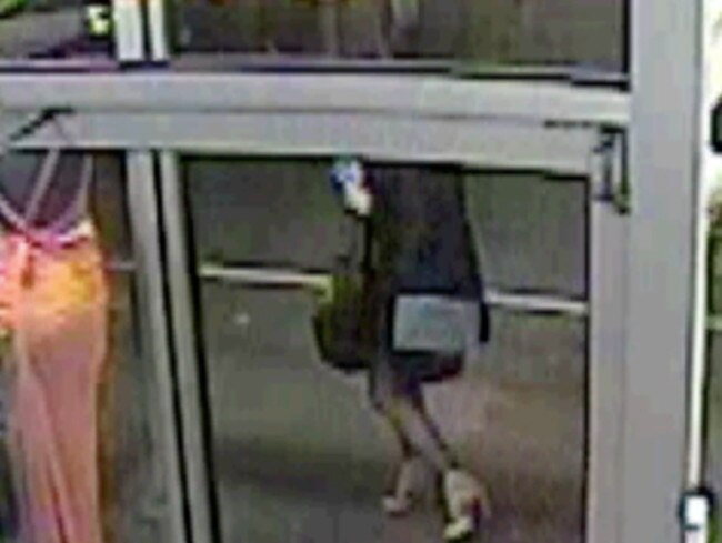 CCTV footage from Sydney Rd Brunswick the night Jill Meagher went missing. Murder.