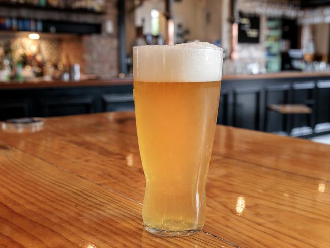 MELBOURNE, AUSTRALIA - NewsWire Photos JANUARY 28, 2023: BEER INFLATION.  The price of beer is set to rise for the second time in six months as inflation soars, bringing the price of a schooner to $12. Beer. Generic. StockPicture: NCA NewsWire / David Geraghty