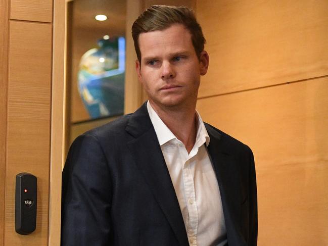 Disgraced Australian Cricket Captain Steve Smith arriving at a press conference at Sydney International Airport in Sydney, Thursday, March 29, 2018. Smith has been stood down as Australian Captain and suspended for twelve months following his involvement in the ball tampering incident which has also seen Vice Captain David Warner and opening batsman Cameron Bancroft suspended for twelve months and nine months respectively. (AAP Image/Brendan Esposito) NO ARCHIVING