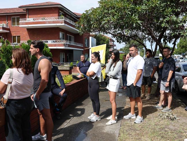 SUNDAY TELEGRAPH. MARCH 16, 2024.Pictured is an auction at Unit 4/126 Chuter Ave, Ramsgate Beach. Picture: Tim Hunter.