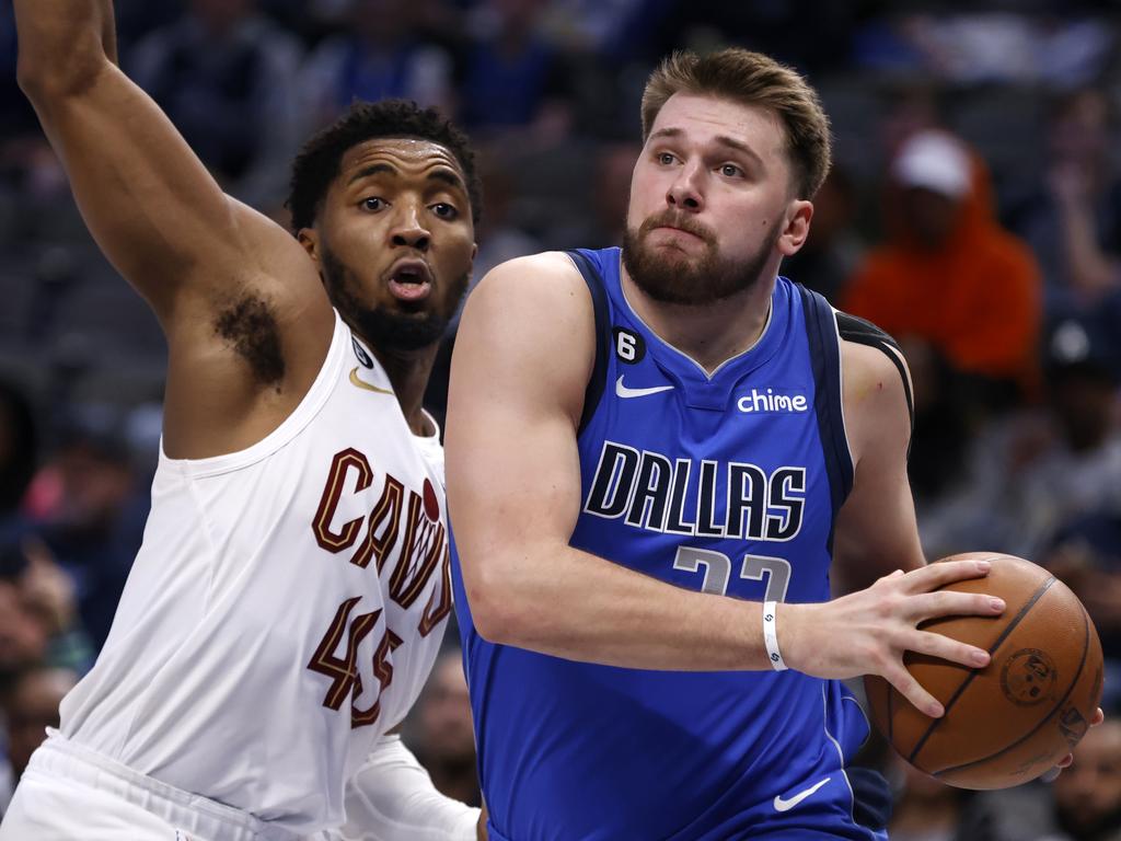 Luka Doncic trolls teammate and Eagles fan Jalen Brunson