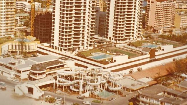 Grundy’s was a popular location on Cavill Ave in the 1980s.